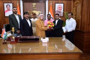 रांचीः झारखंड अधिवक्ता मंच के अध्यक्ष डॉ. रविंद्र कुमार के नेतृत्व में राज्यपाल से मिला प्रतिनिधिमंडल, सौंपा ज्ञापन