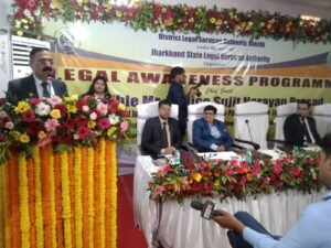 रांचीः एक्टिंग चीफ जस्टिस सुजीत नारायण प्रसाद बोले- वृद्ध माता-पिता का सेवा करने वाले महान, गलत वे बच्चे जो अपने माता-पिता को वृद्धाश्रम में आते हैं छोड़