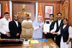 रांचीः आजा का प्रतिनिधिमंडल राज्यपाल से मिल अधिवक्ता प्रोटेक्शन एक्ट का सौंपा ज्ञापन